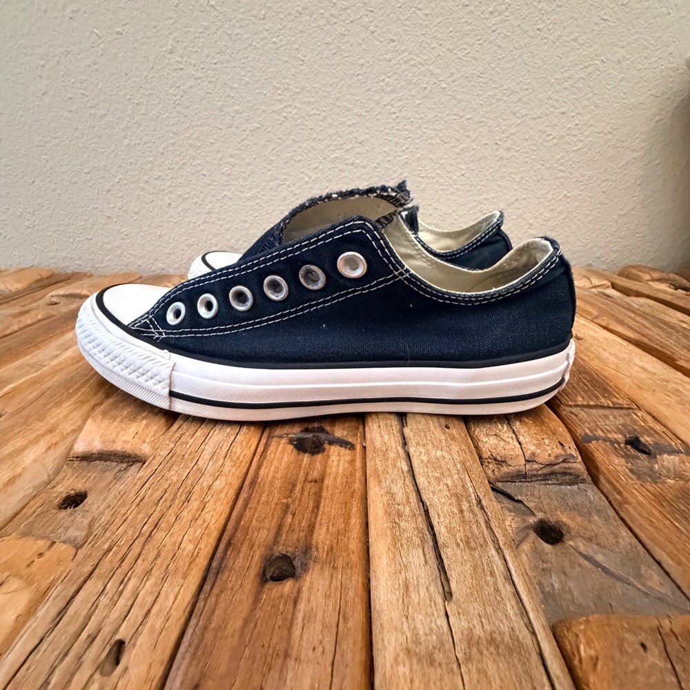 Converse All Star Womens 7 Navy Blue Slip On Canvas Sneakers W9166